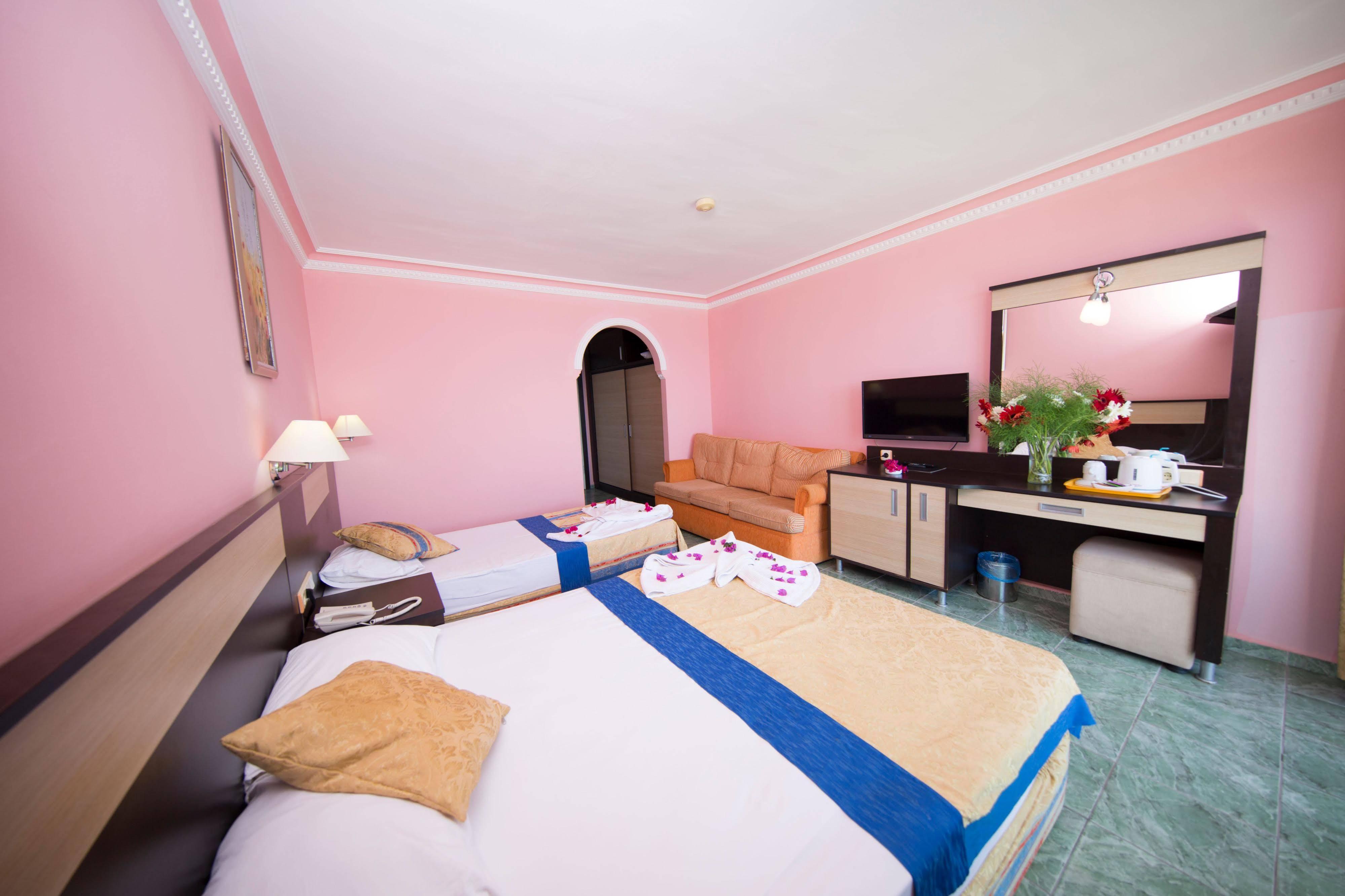 First Class Hotel Alanya Buitenkant foto