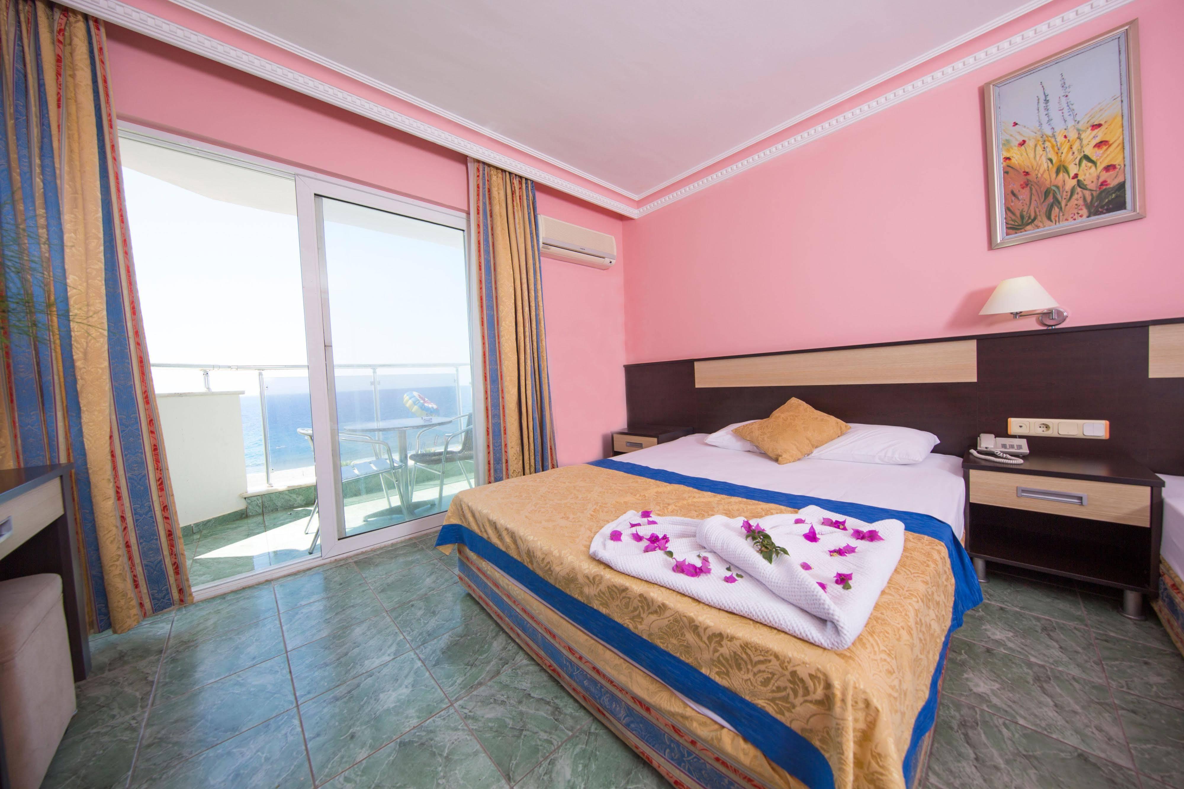 First Class Hotel Alanya Buitenkant foto