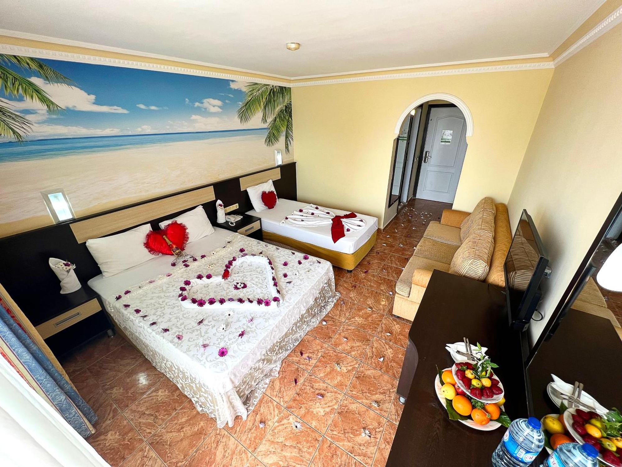 First Class Hotel Alanya Buitenkant foto