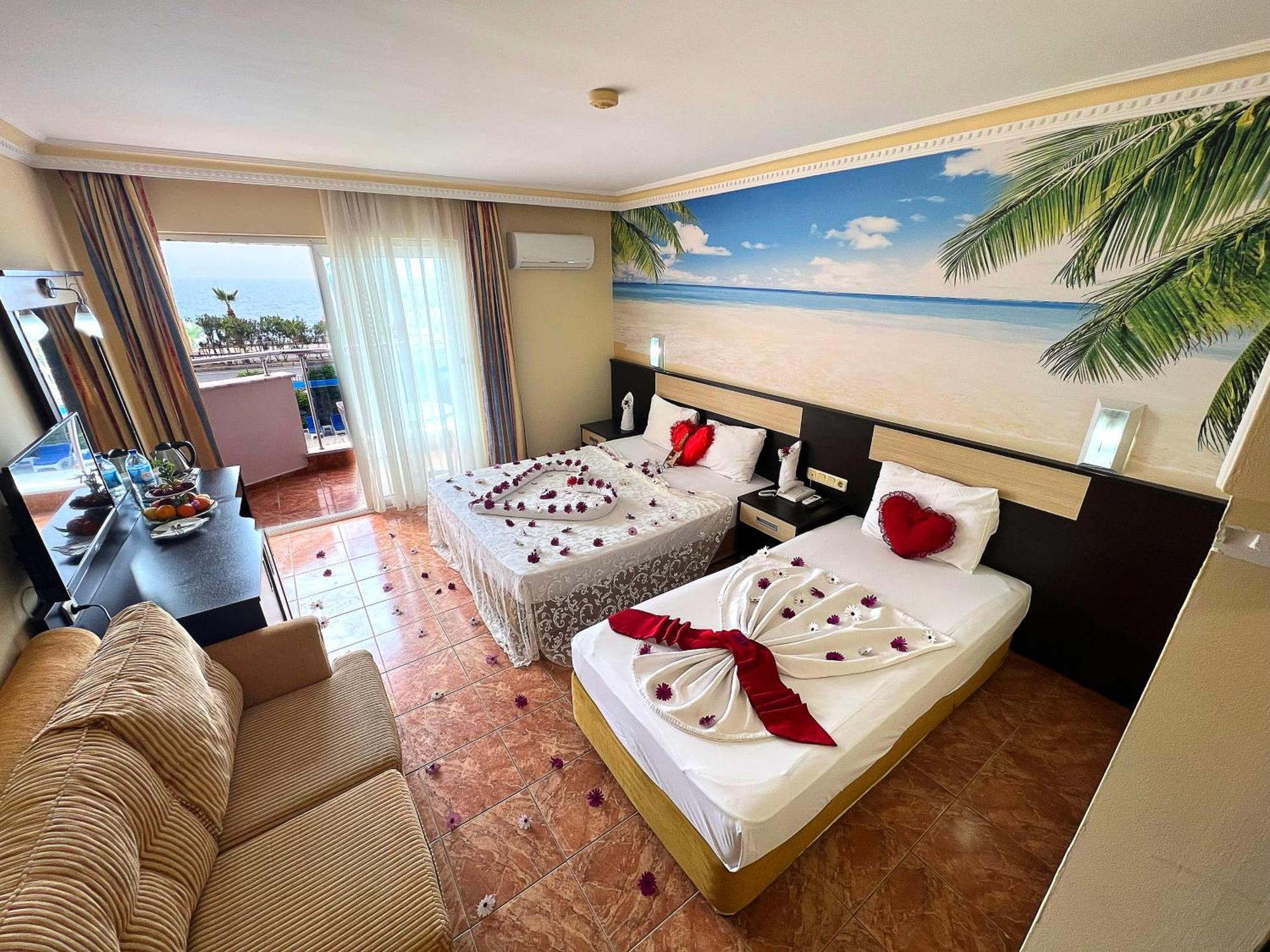 First Class Hotel Alanya Buitenkant foto