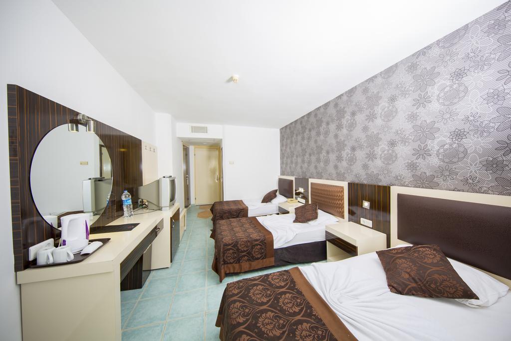 First Class Hotel Alanya Buitenkant foto
