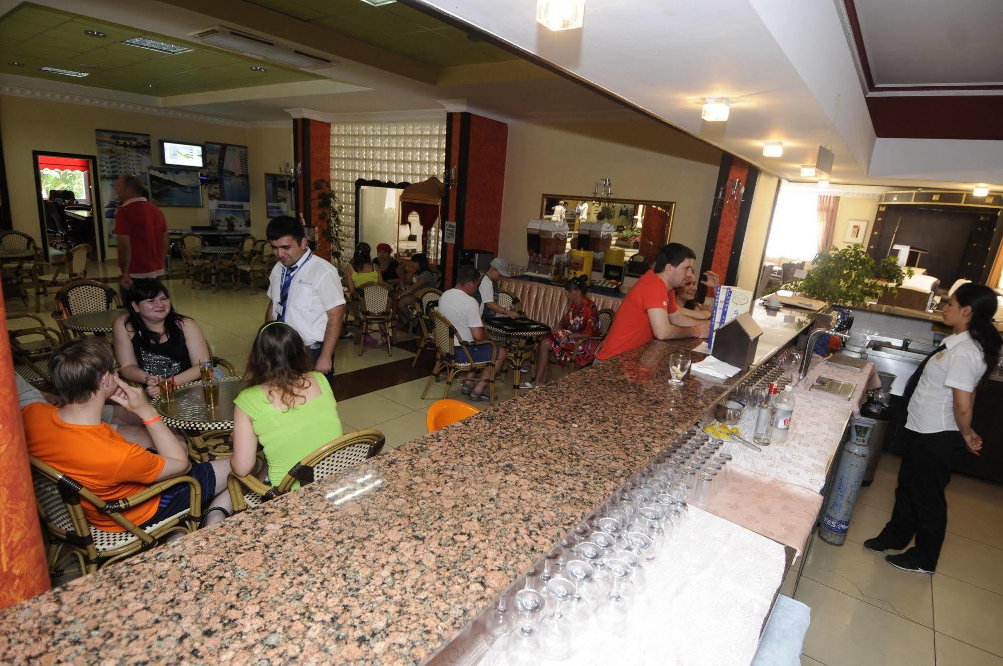 First Class Hotel Alanya Buitenkant foto